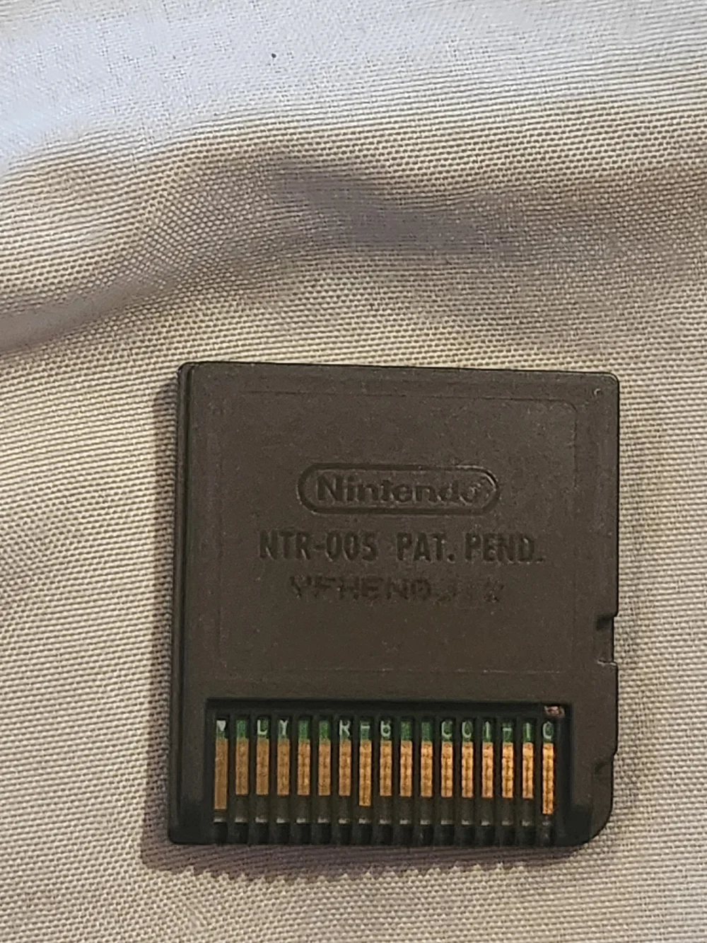 Nintendo DS Game Cartridge Bundle - Yellow & Maroon Labels